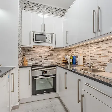 Yucca Park 1 Bed 아데제