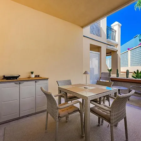 Yucca Park 1 Bed * 아데제