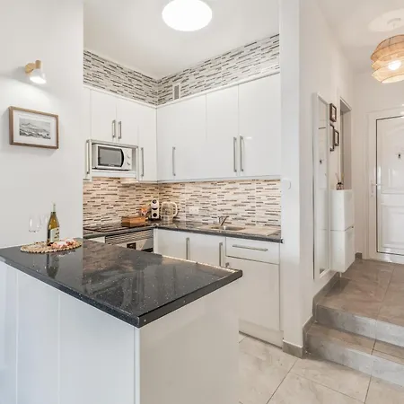 Yucca Park 1 Bed 아데제