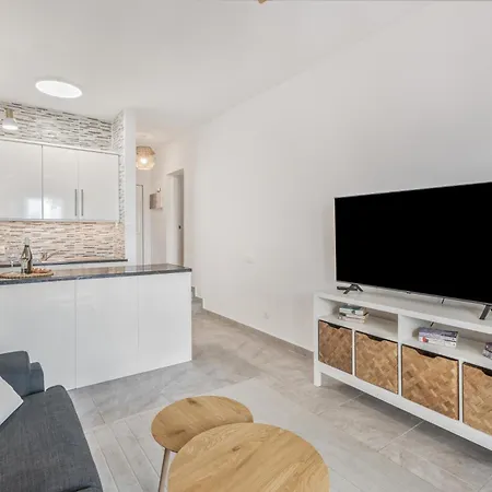 Yucca Park 1 Bed 아데제