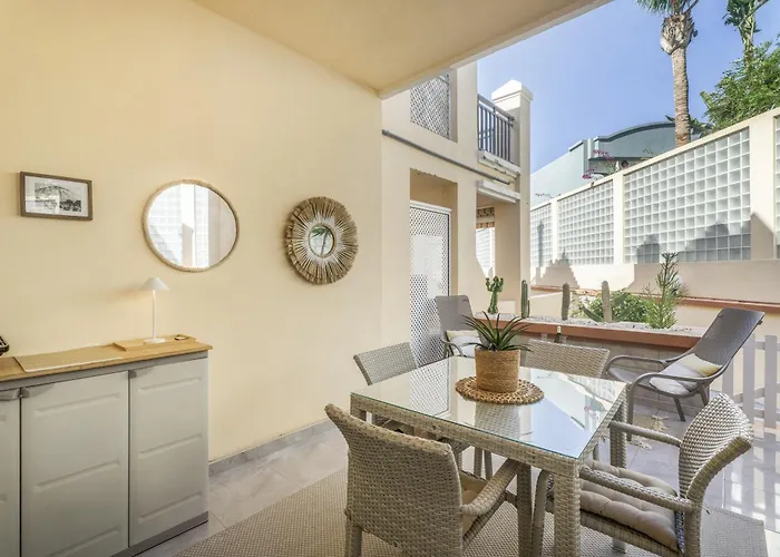 Yucca Park 1 Bed * Адехе